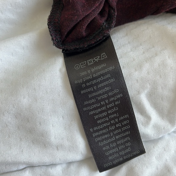 Red/ Burgundy John Varvatos light weight T - Picture 5 of 5